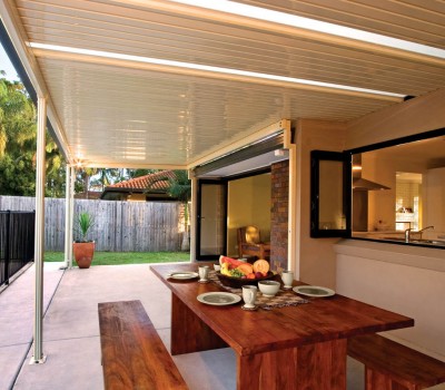 Simple flat roof verandah with roof lights